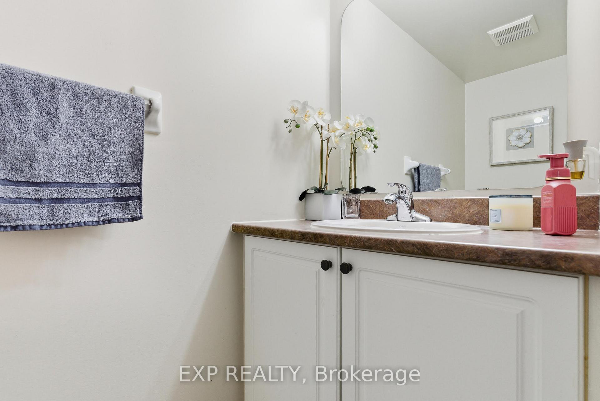 Photo 5 of 229 Duntroon Circle, Ottawa, Hunt Club Park/Greenboro — HOMEH