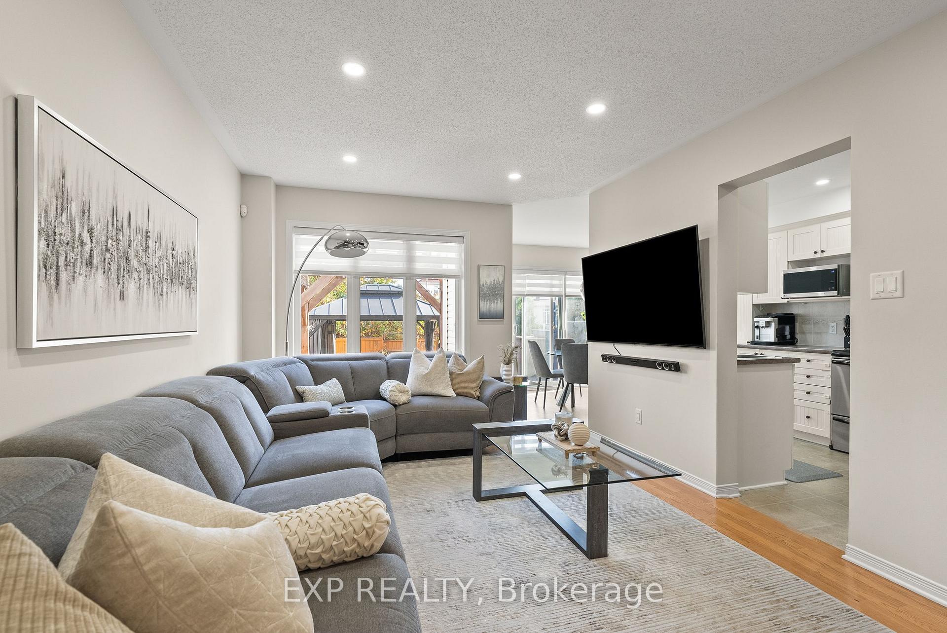 Photo 9 of 229 Duntroon Circle, Ottawa, Hunt Club Park/Greenboro — HOMEH
