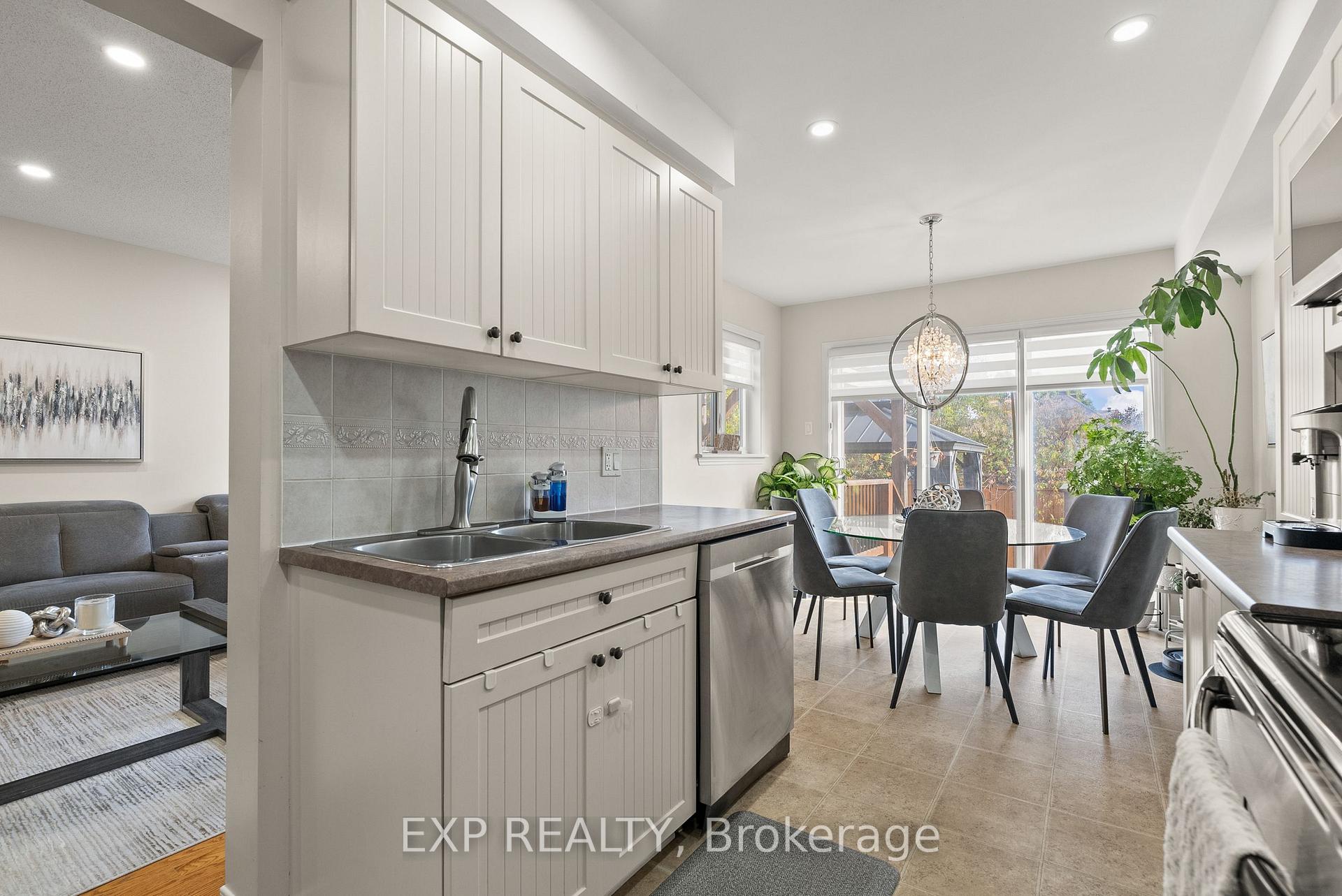 Photo 12 of 229 Duntroon Circle, Ottawa, Hunt Club Park/Greenboro — HOMEH