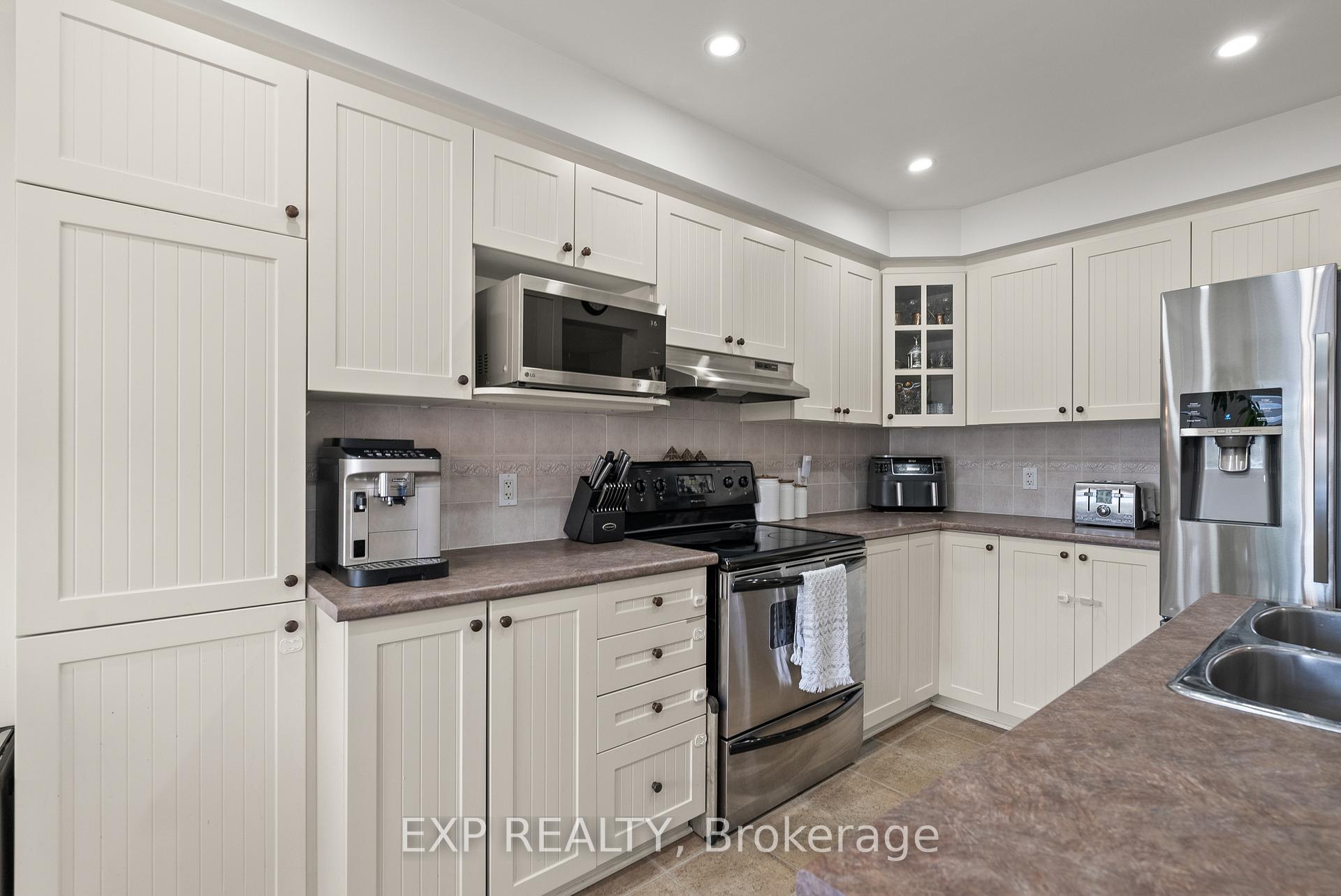 Photo 13 of 229 Duntroon Circle, Ottawa, Hunt Club Park/Greenboro — HOMEH
