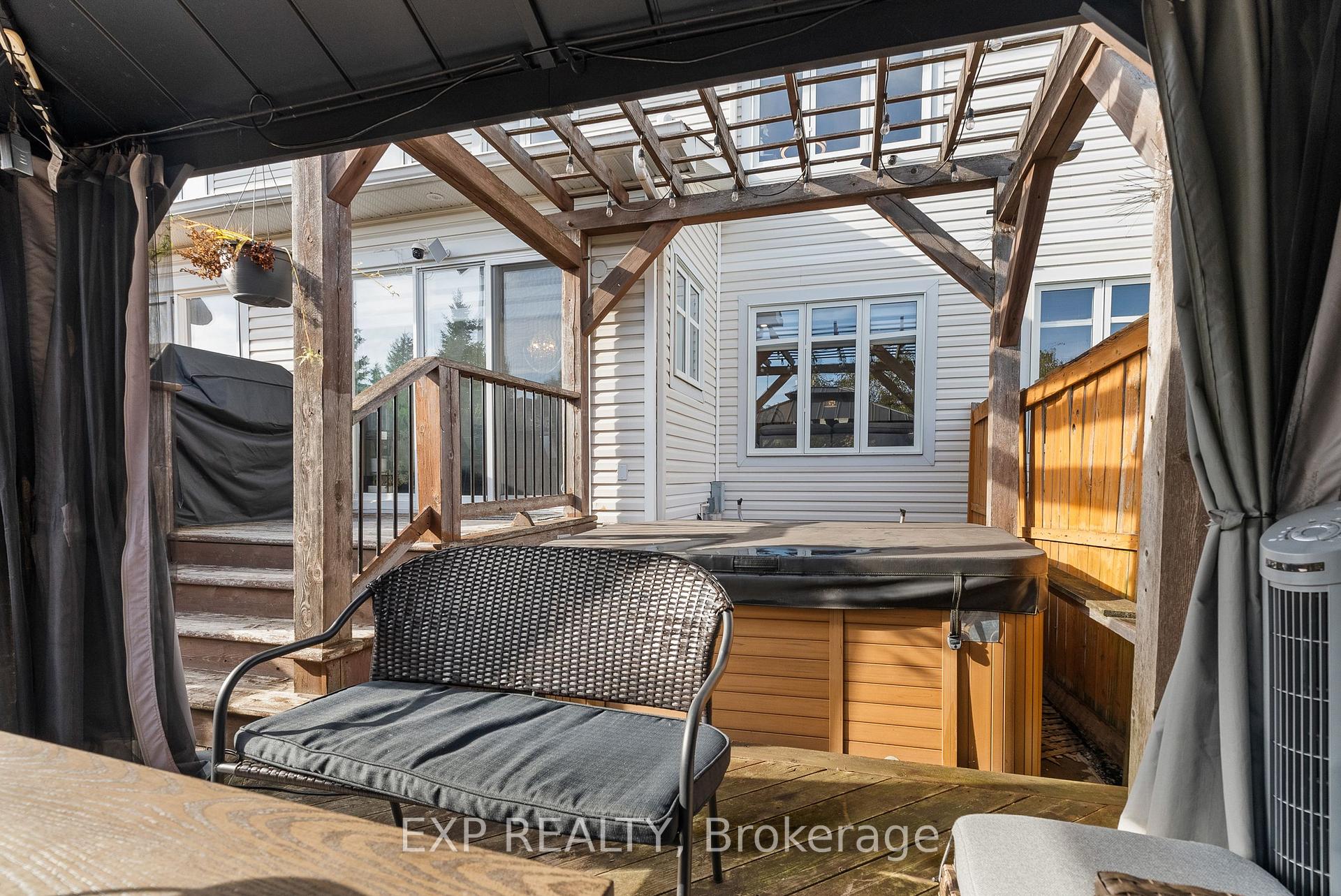 Photo 33 of 229 Duntroon Circle, Ottawa, Hunt Club Park/Greenboro — HOMEH