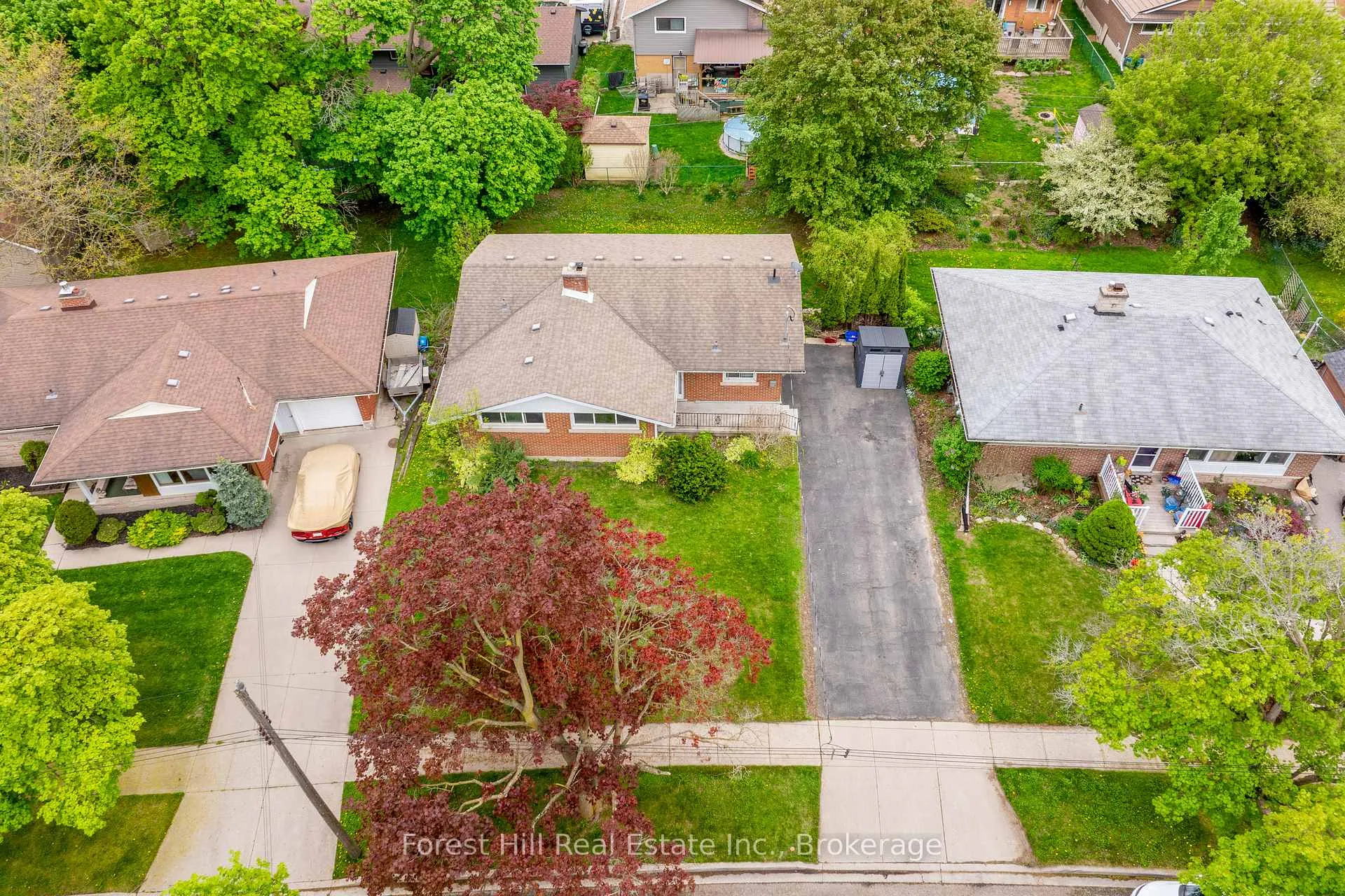 Photo 1 of 110 Stonybrook Drive, Kitchener — HOMEH