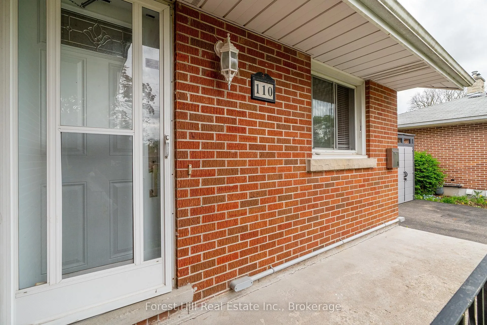 Photo 7 of 110 Stonybrook Drive, Kitchener — HOMEH