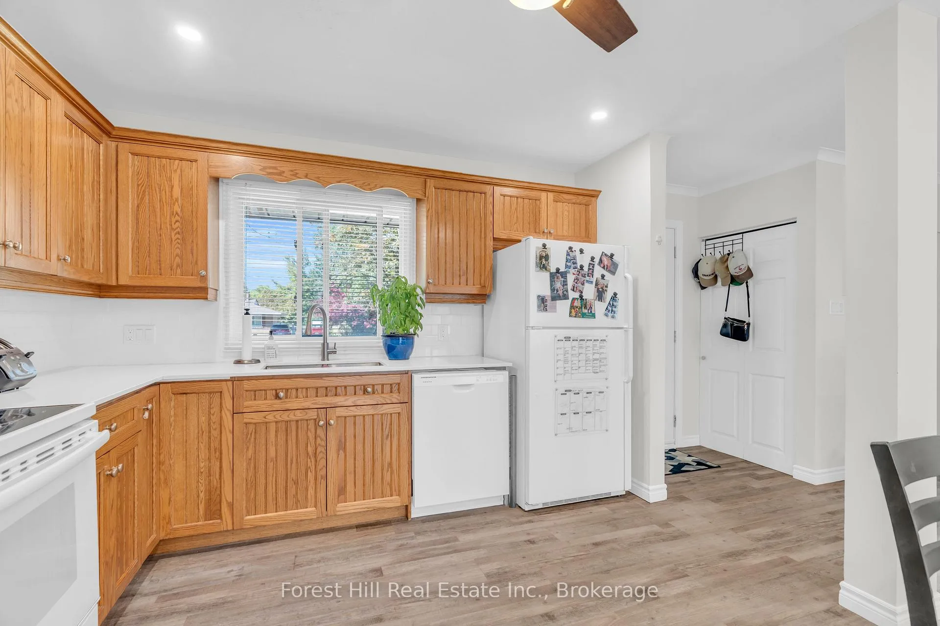 Photo 9 of 110 Stonybrook Drive, Kitchener — HOMEH