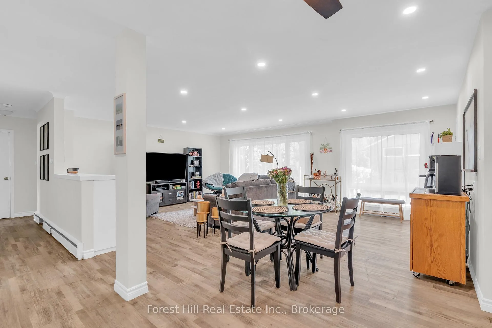 Photo 11 of 110 Stonybrook Drive, Kitchener — HOMEH