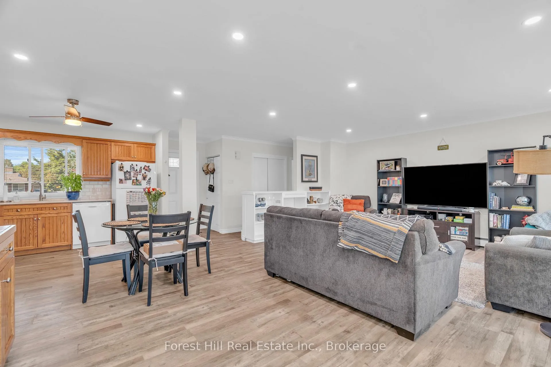 Photo 18 of 110 Stonybrook Drive, Kitchener — HOMEH
