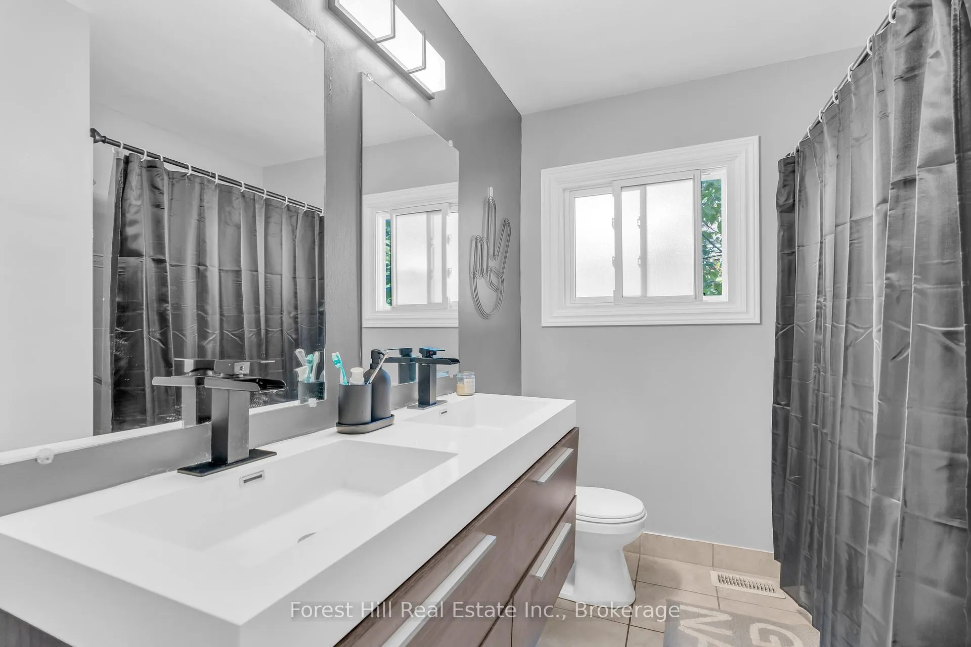 Photo 25 of 110 Stonybrook Drive, Kitchener — HOMEH
