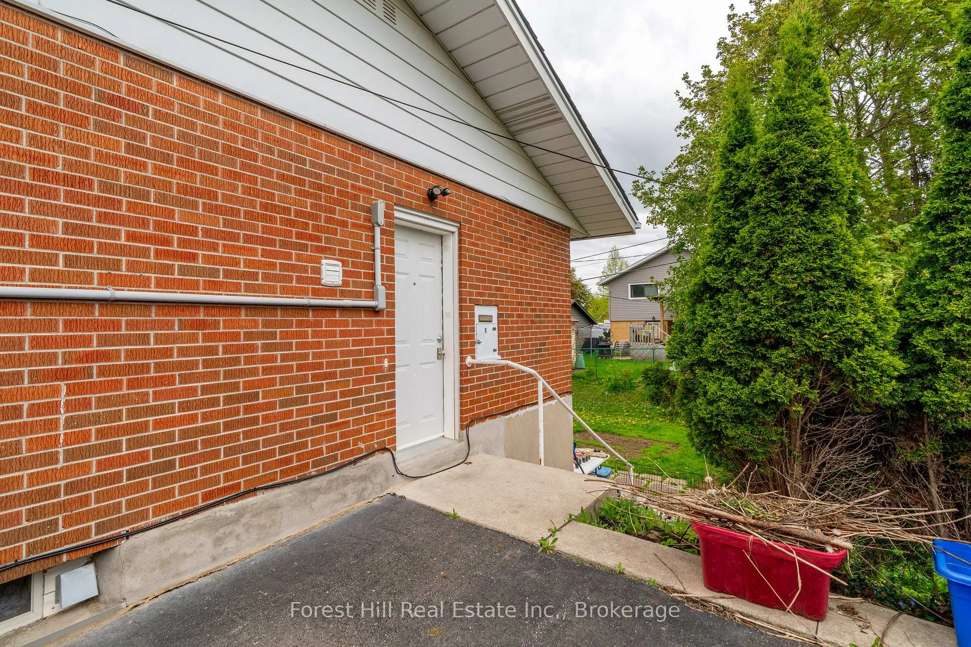 Photo 38 of 110 Stonybrook Drive, Kitchener — HOMEH