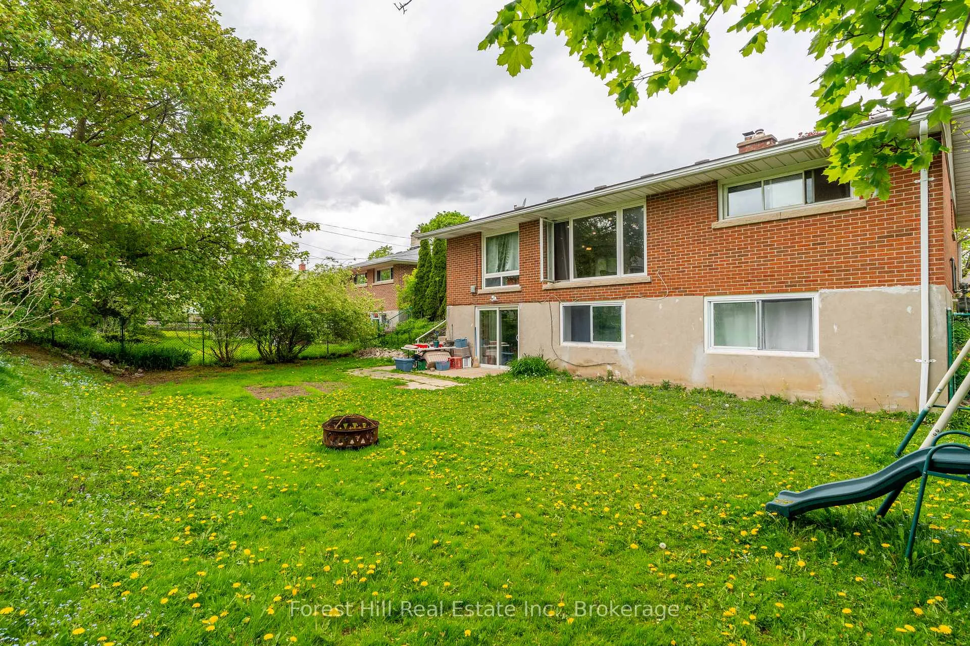 Photo 41 of 110 Stonybrook Drive, Kitchener — HOMEH