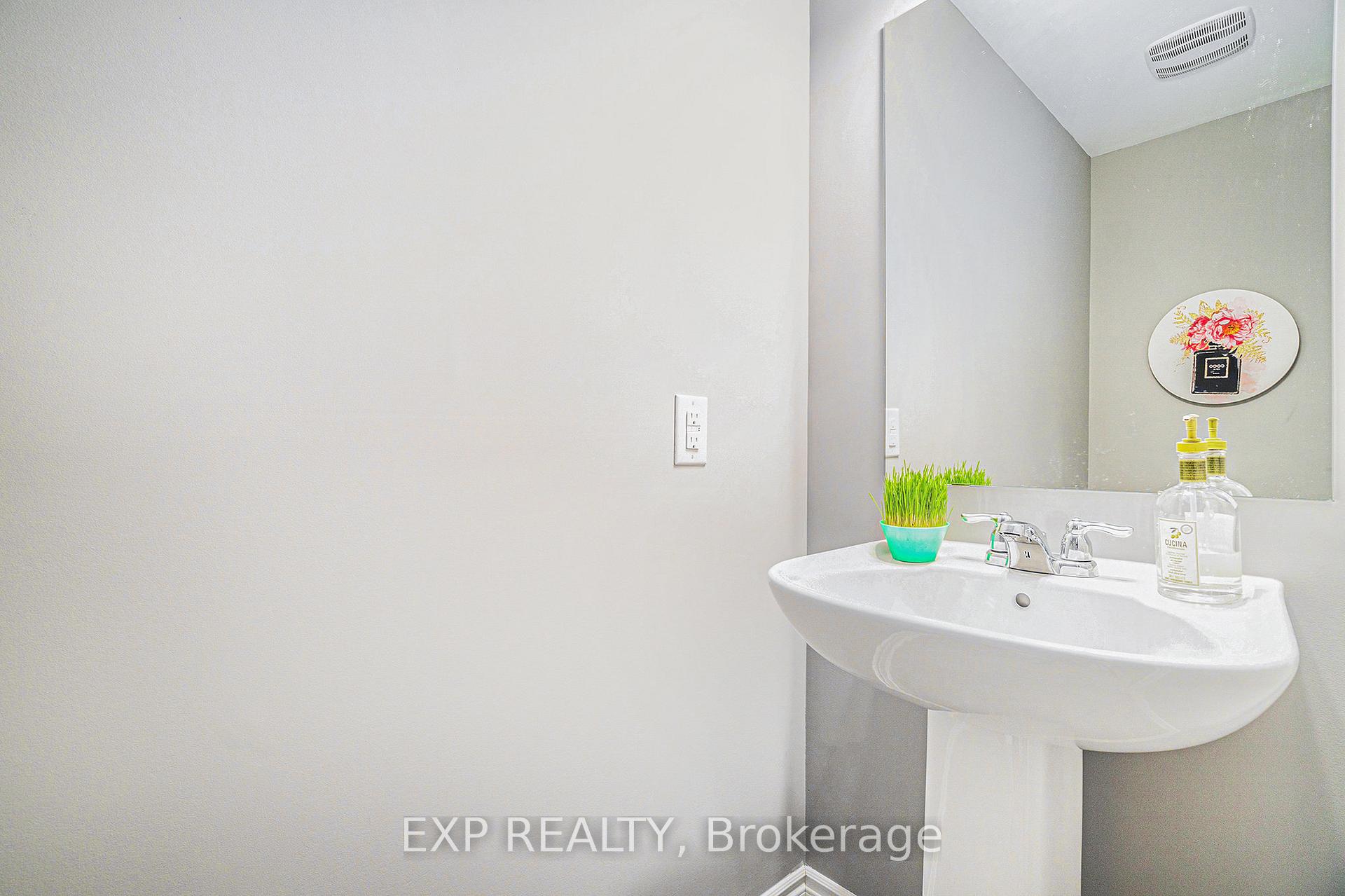 Photo 12 of 817 Kiniw Private, Ottawa, CFB Rockcliffe and Area — HOMEH