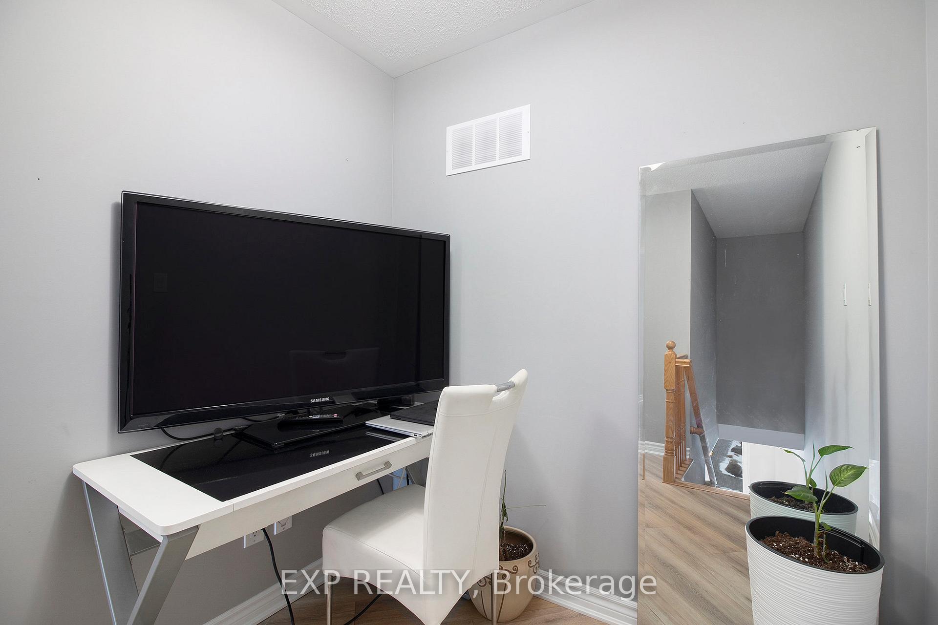 Photo 13 of 817 Kiniw Private, Ottawa, CFB Rockcliffe and Area — HOMEH