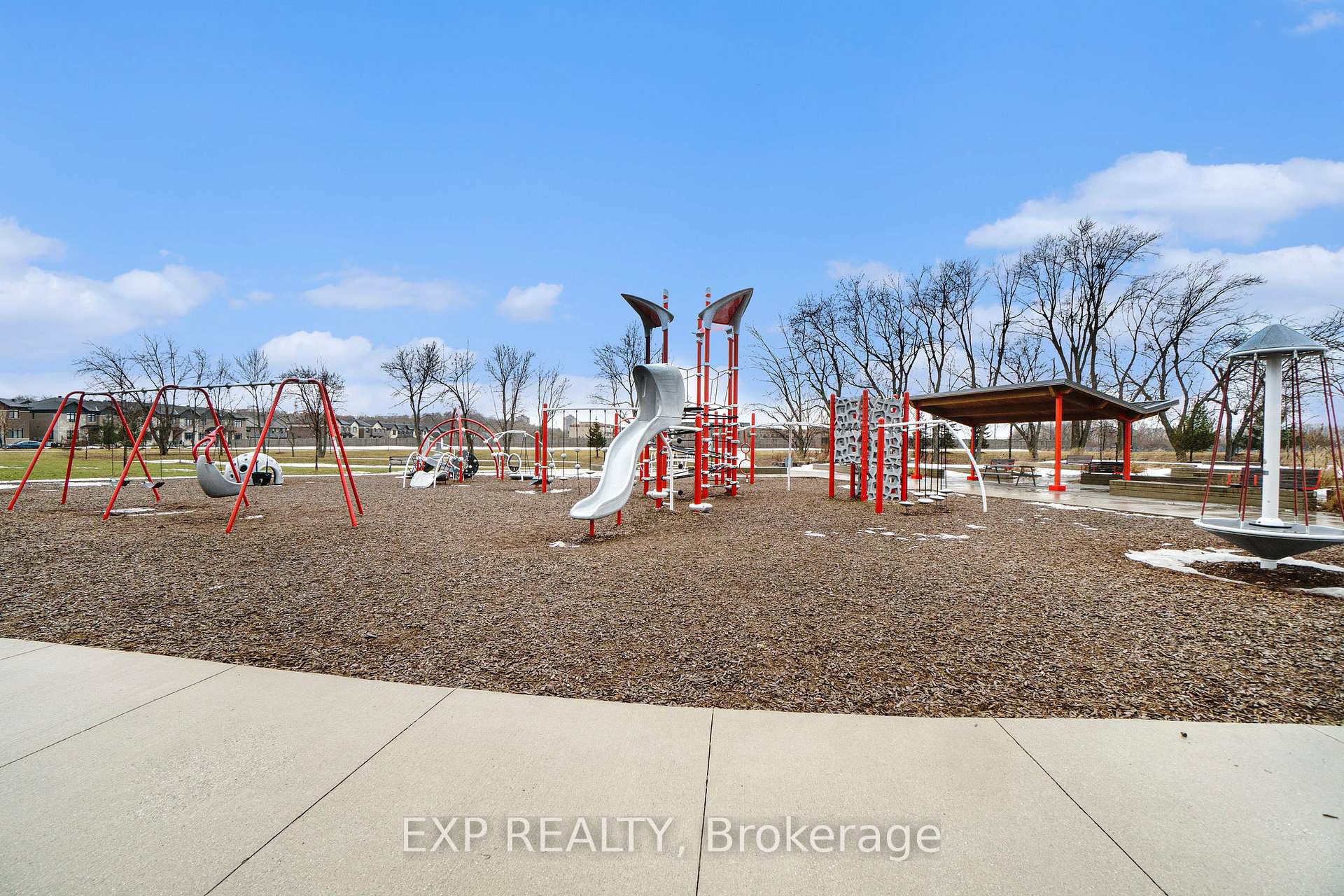 Photo 20 of 817 Kiniw Private, Ottawa, CFB Rockcliffe and Area — HOMEH
