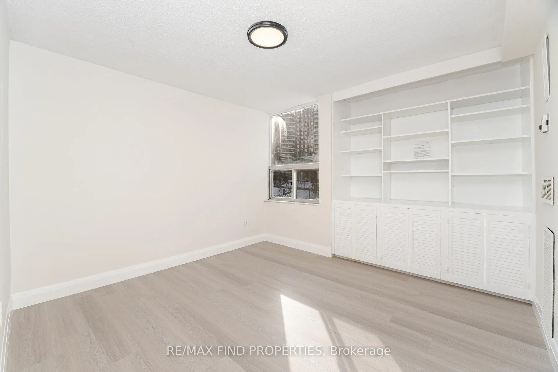 Photo 22 of Unit 403, 20 Edgecliffe Golfway, Toronto, Flemingdon Park — HOMEH