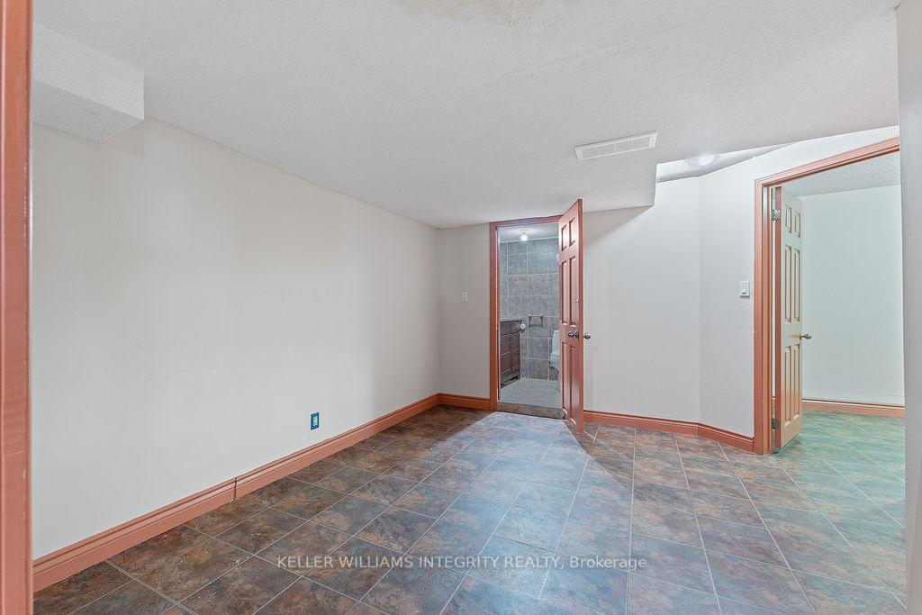 Photo 37 of 62 Chippewa Avenue, Ottawa, Meadowlands/St. Claire Gardens — HOMEH