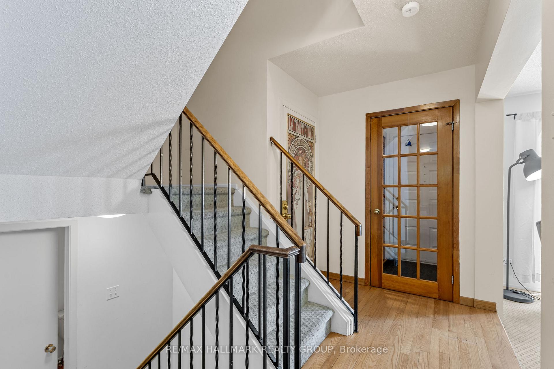 Photo 3 of 7 Naismith Crescent, Ottawa, Kanata - Katimavik — HOMEH