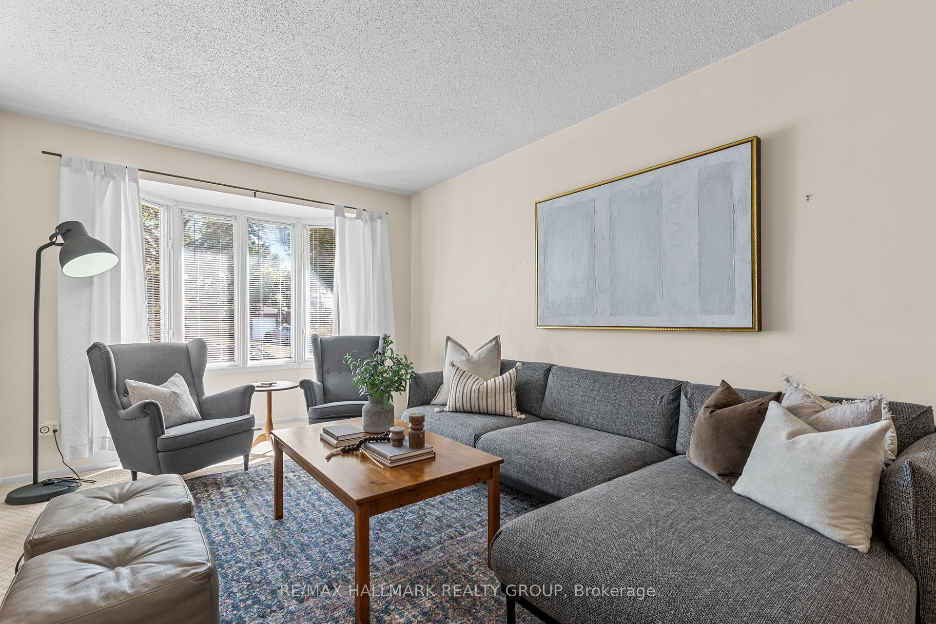 Photo 4 of 7 Naismith Crescent, Ottawa, Kanata - Katimavik — HOMEH