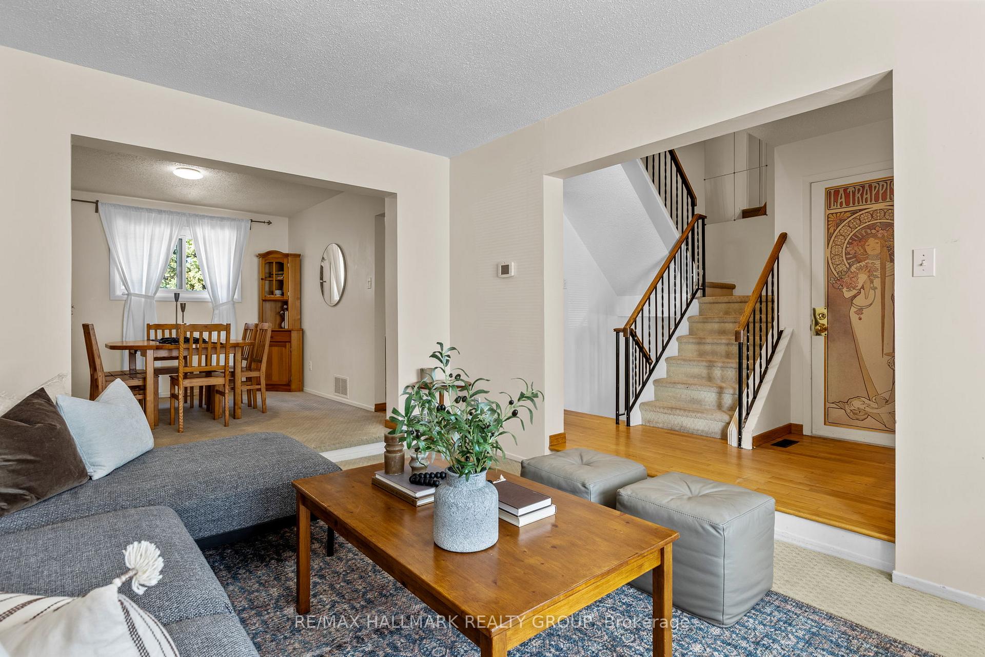 Photo 5 of 7 Naismith Crescent, Ottawa, Kanata - Katimavik — HOMEH