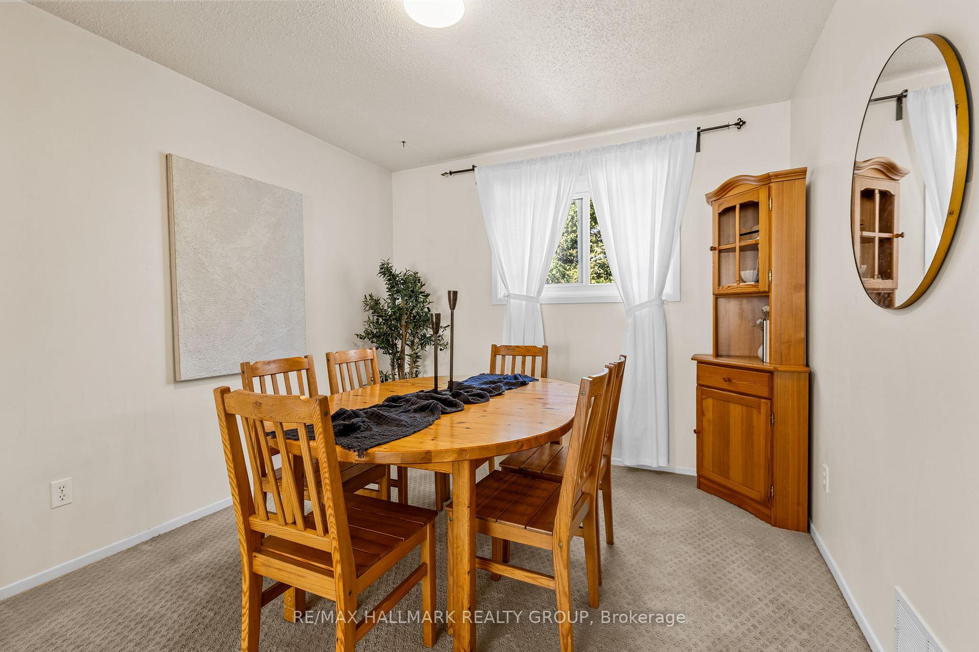 Photo 6 of 7 Naismith Crescent, Ottawa, Kanata - Katimavik — HOMEH