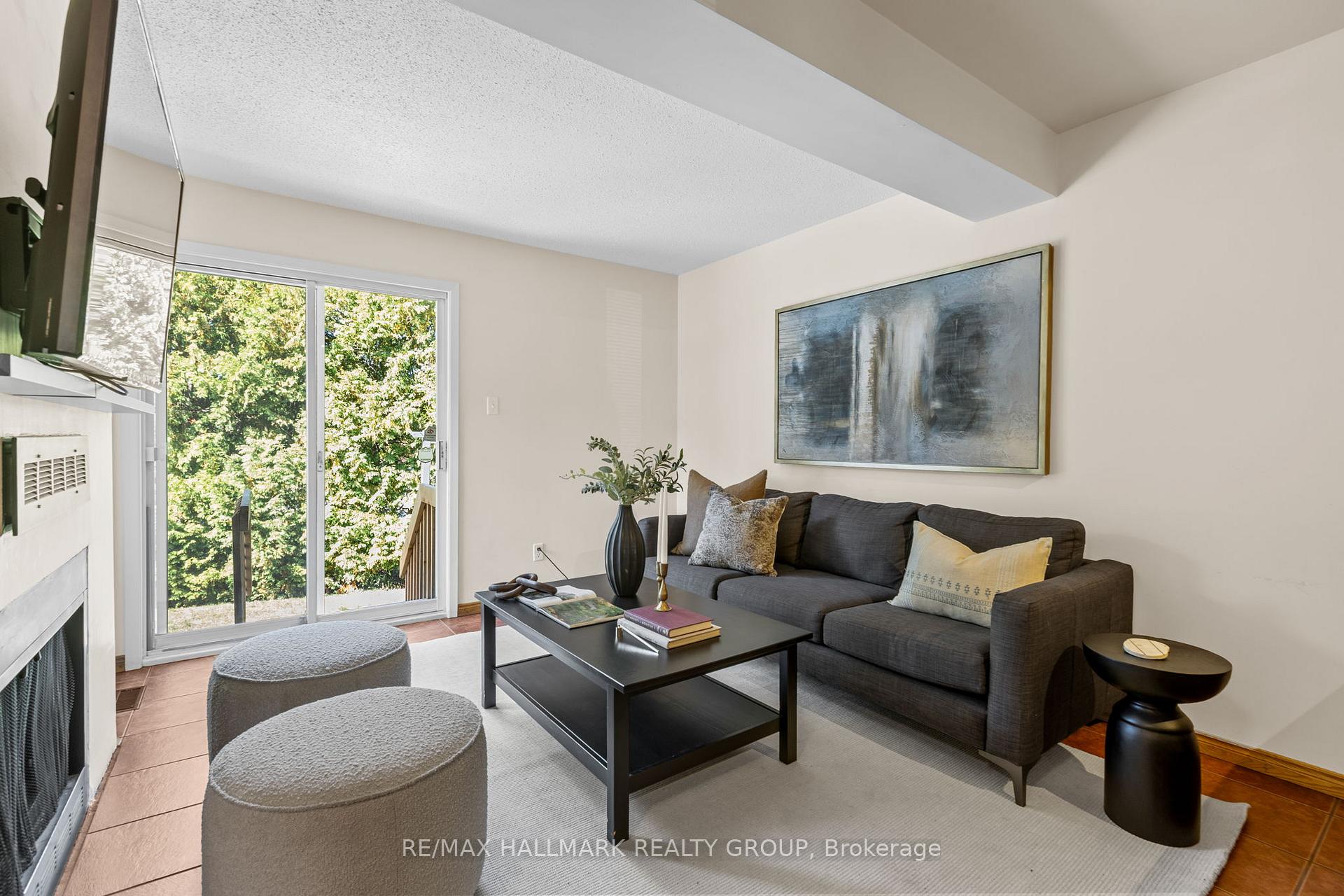 Photo 9 of 7 Naismith Crescent, Ottawa, Kanata - Katimavik — HOMEH