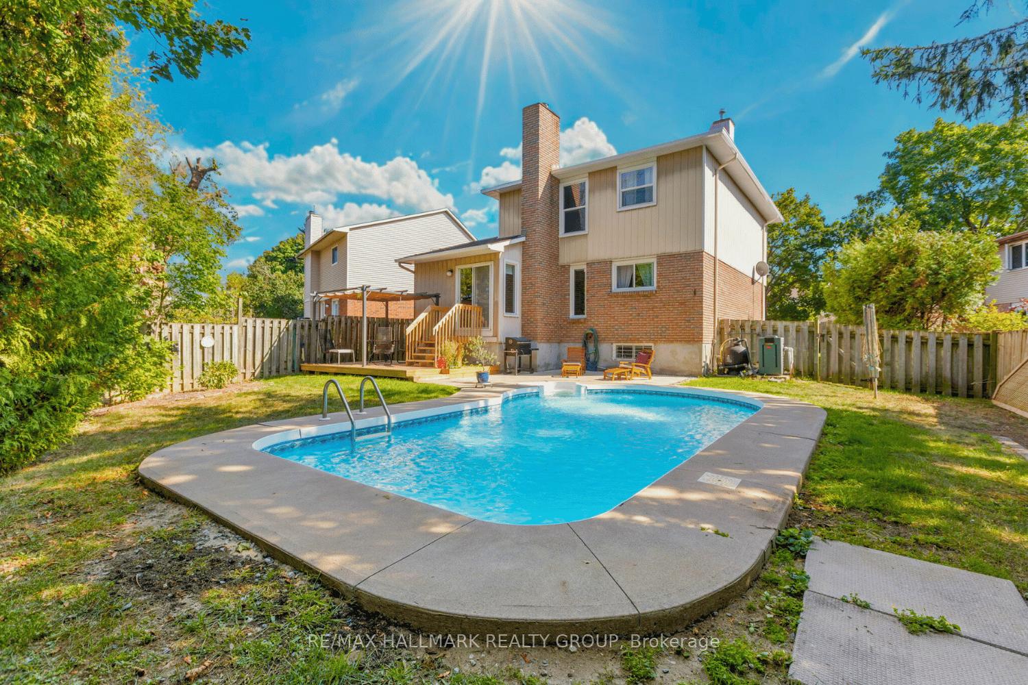 Photo 24 of 7 Naismith Crescent, Ottawa, Kanata - Katimavik — HOMEH