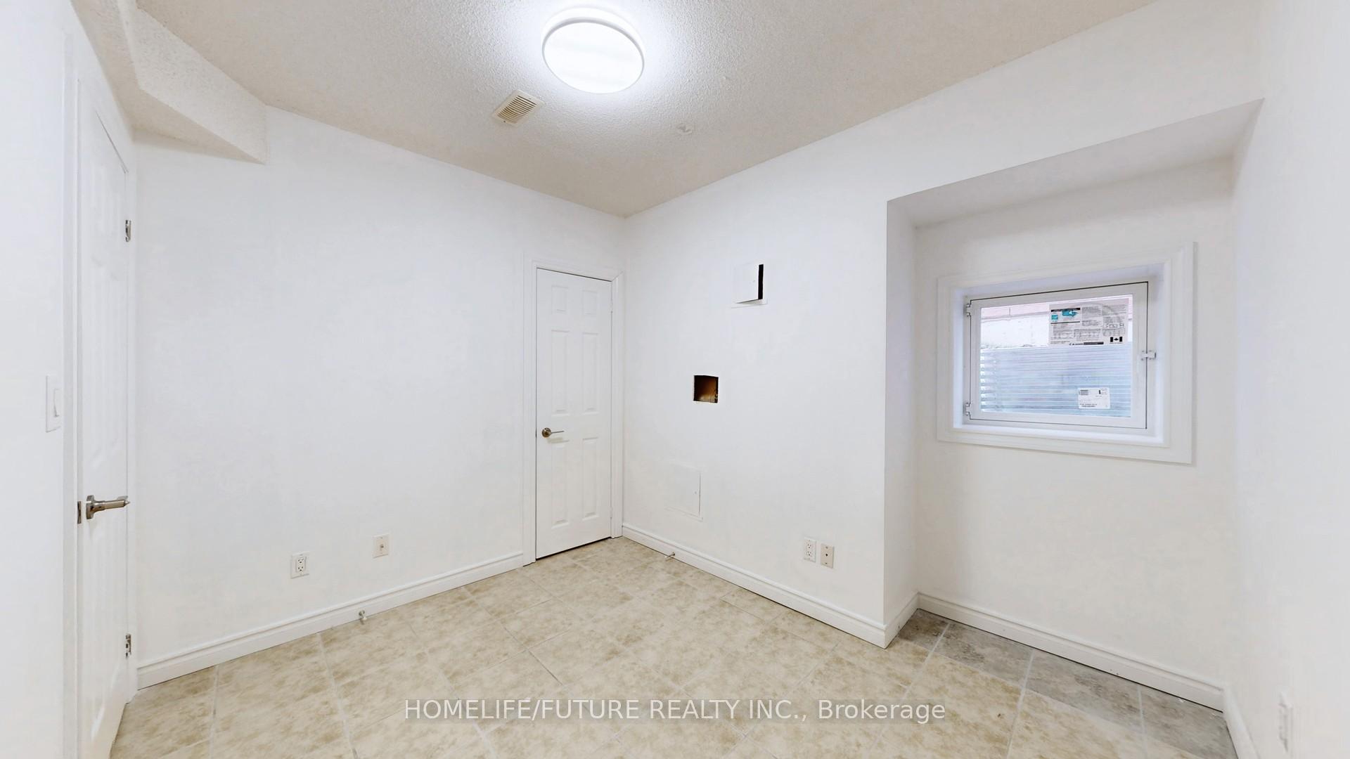 Photo 8 of Unit Bsmt Unit 2, 75 Silver Rose Crescent, Markham, Cachet — HOMEH