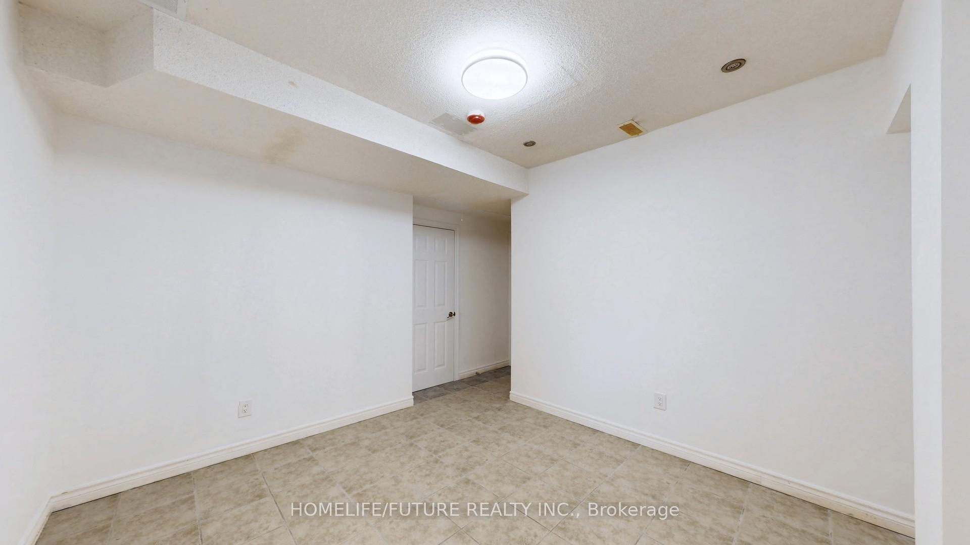 Photo 9 of Unit Bsmt Unit 2, 75 Silver Rose Crescent, Markham, Cachet — HOMEH