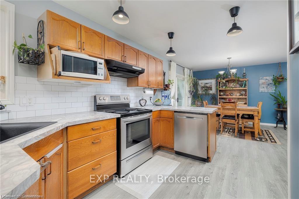 Photo 2 of 1020 Main Street, Howick — HOMEH
