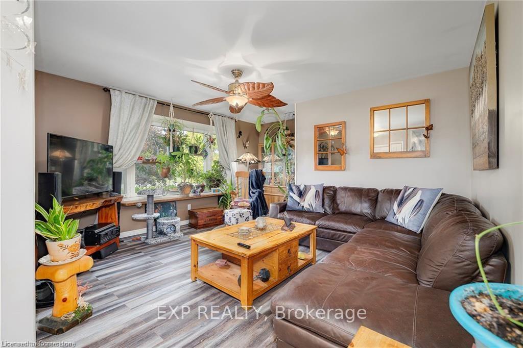 Photo 6 of 1020 Main Street, Howick — HOMEH