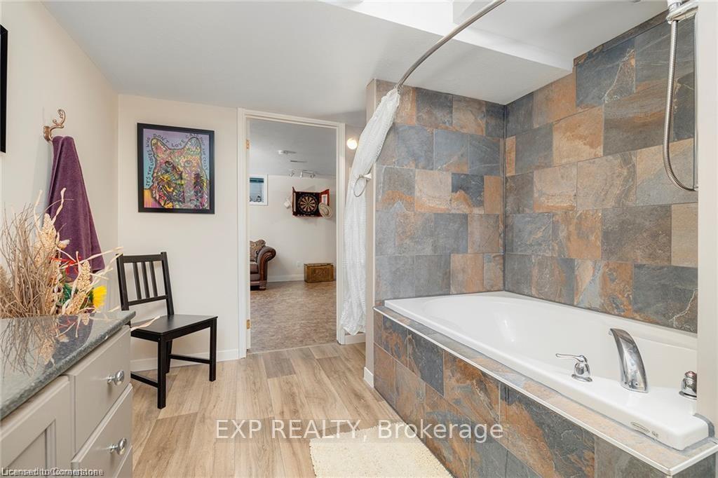 Photo 7 of 1020 Main Street, Howick — HOMEH