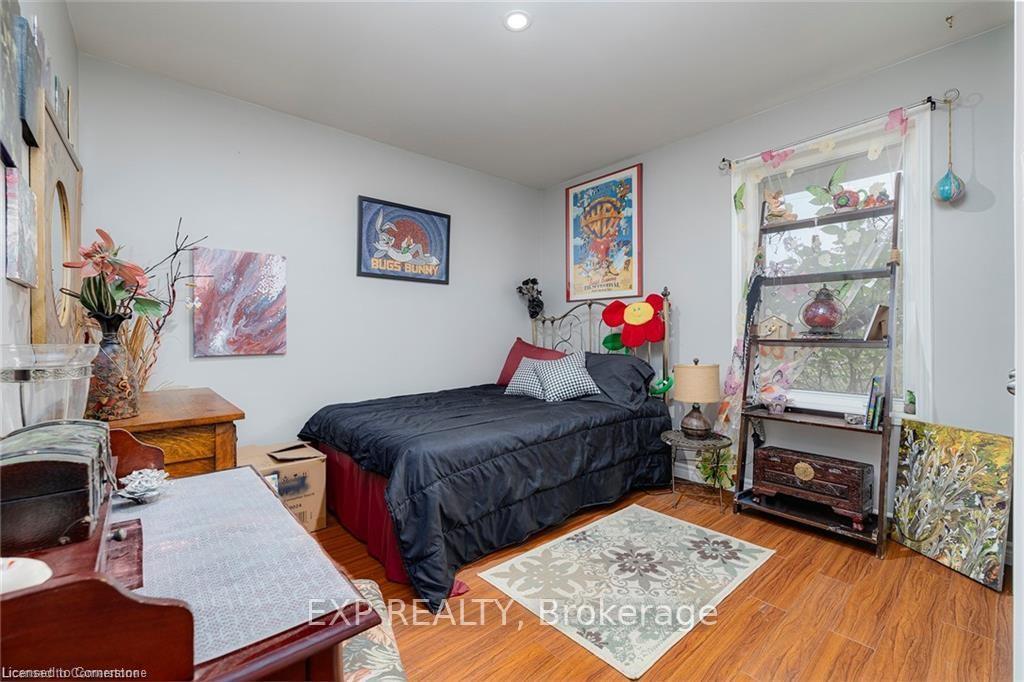 Photo 10 of 1020 Main Street, Howick — HOMEH