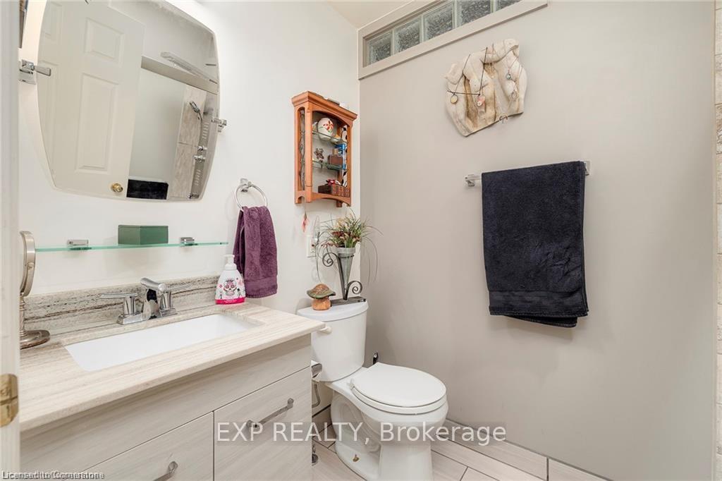 Photo 11 of 1020 Main Street, Howick — HOMEH