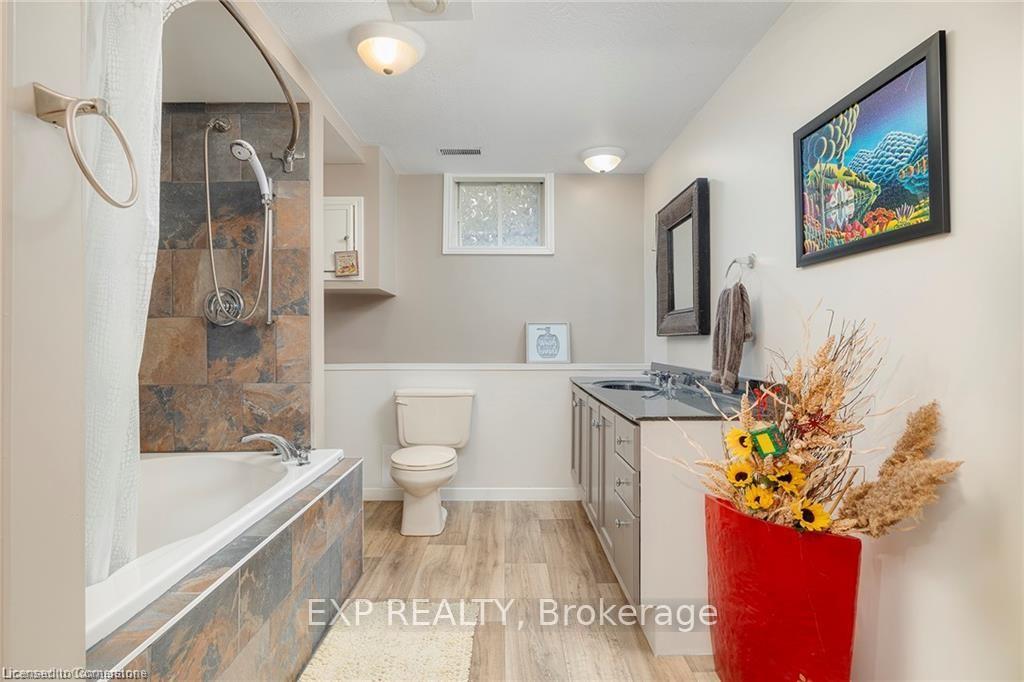Photo 17 of 1020 Main Street, Howick — HOMEH