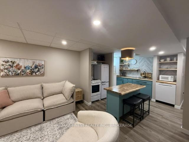 Photo 1 of Unit B, 1534 Crimson Crescent, Kingston, City Northwest — HOMEH