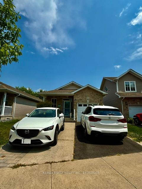 Photo 2 of Unit B, 1534 Crimson Crescent, Kingston, City Northwest — HOMEH