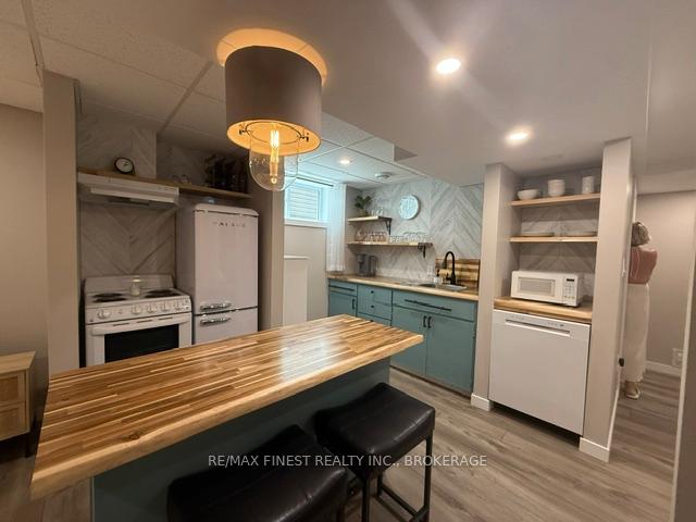Photo 11 of Unit B, 1534 Crimson Crescent, Kingston, City Northwest — HOMEH