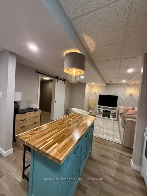 Photo 12 of Unit B, 1534 Crimson Crescent, Kingston, City Northwest — HOMEH