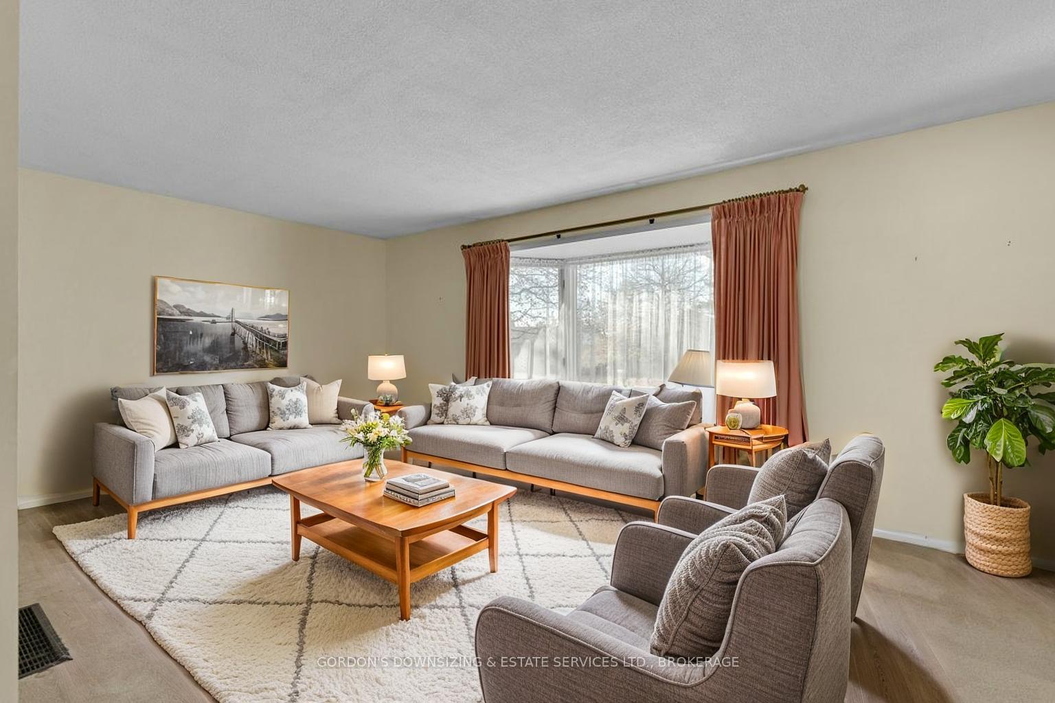 Photo 5 of 59 Oxford Crescent, Loyalist, Amherstview — HOMEH