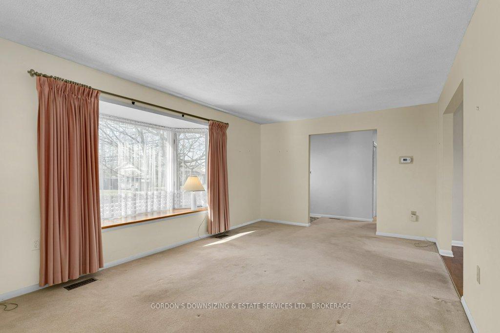Photo 7 of 59 Oxford Crescent, Loyalist, Amherstview — HOMEH