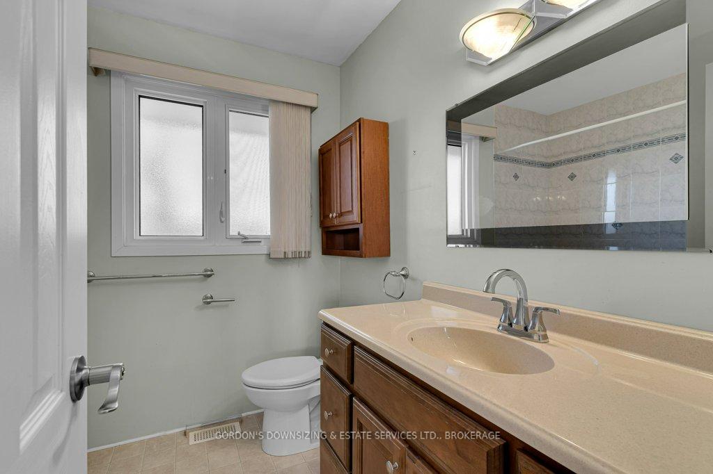 Photo 15 of 59 Oxford Crescent, Loyalist, Amherstview — HOMEH