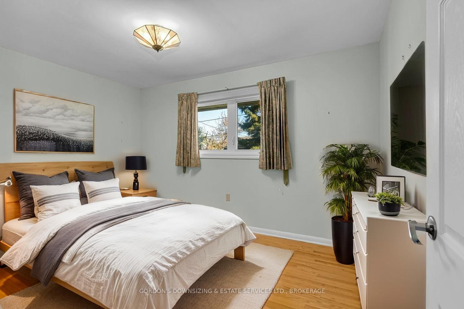 Photo 17 of 59 Oxford Crescent, Loyalist, Amherstview — HOMEH