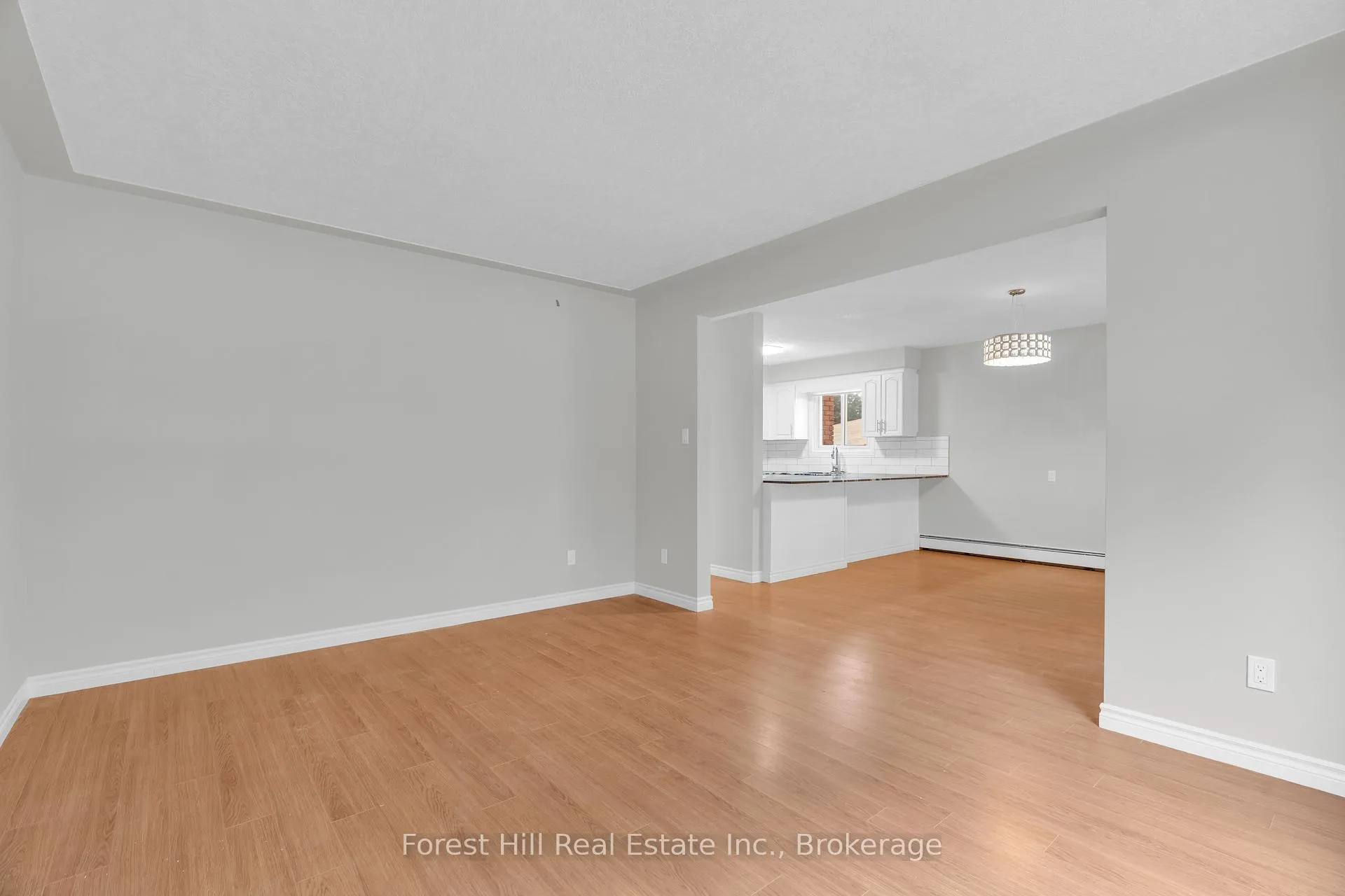 Photo 13 of 35 Shaftsbury Drive, Kitchener — HOMEH