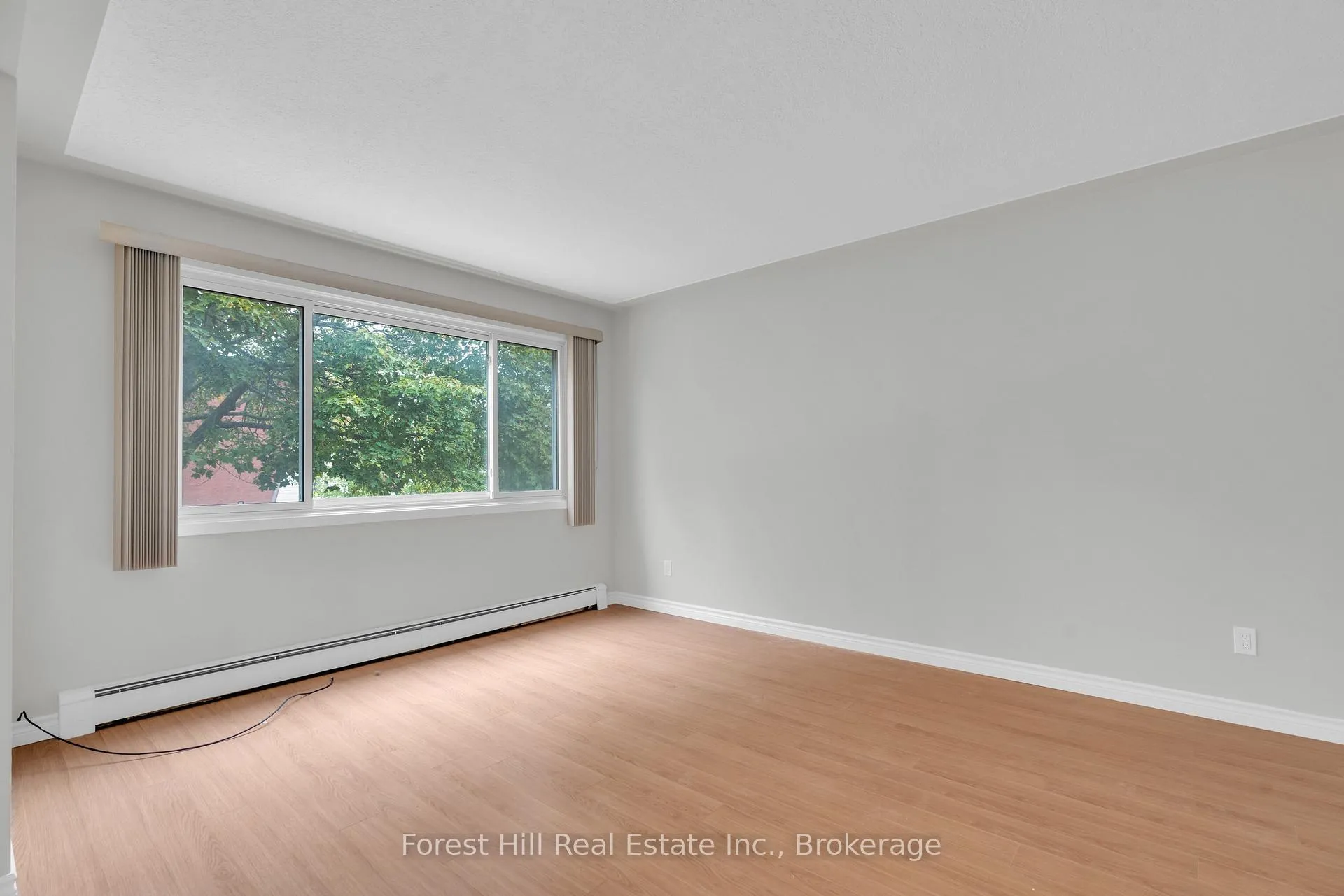 Photo 14 of 35 Shaftsbury Drive, Kitchener — HOMEH