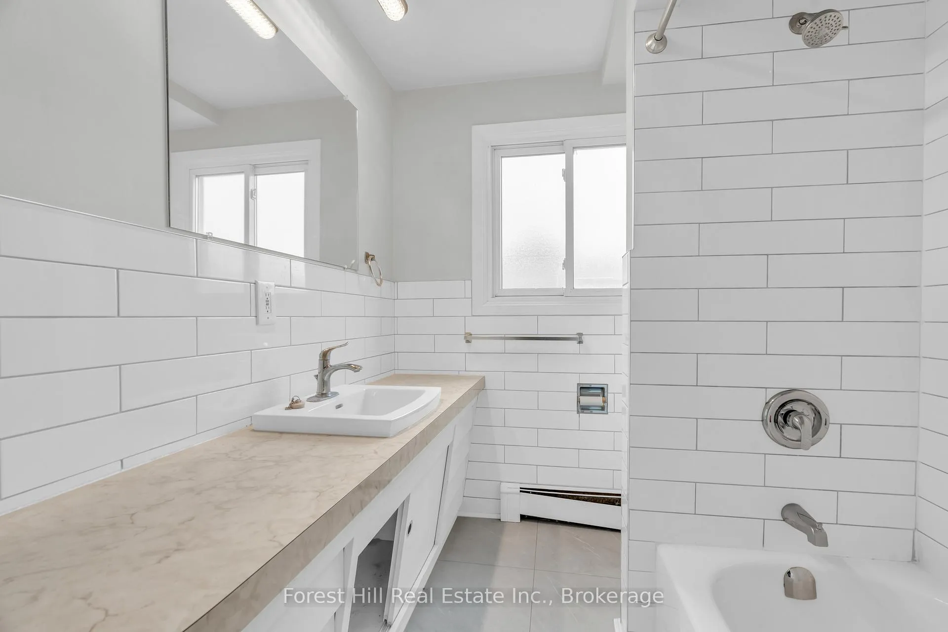 Photo 16 of 35 Shaftsbury Drive, Kitchener — HOMEH