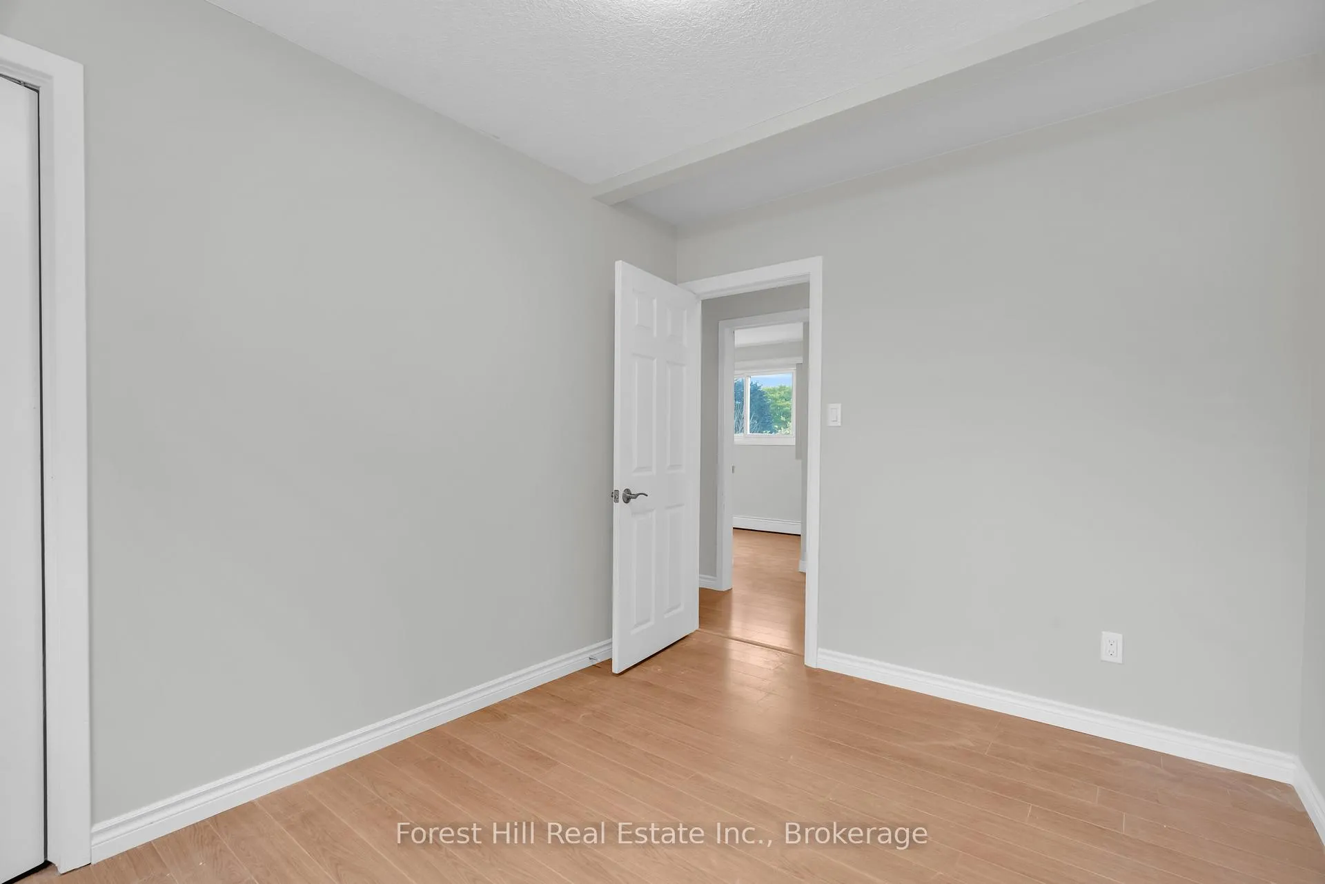 Photo 19 of 35 Shaftsbury Drive, Kitchener — HOMEH