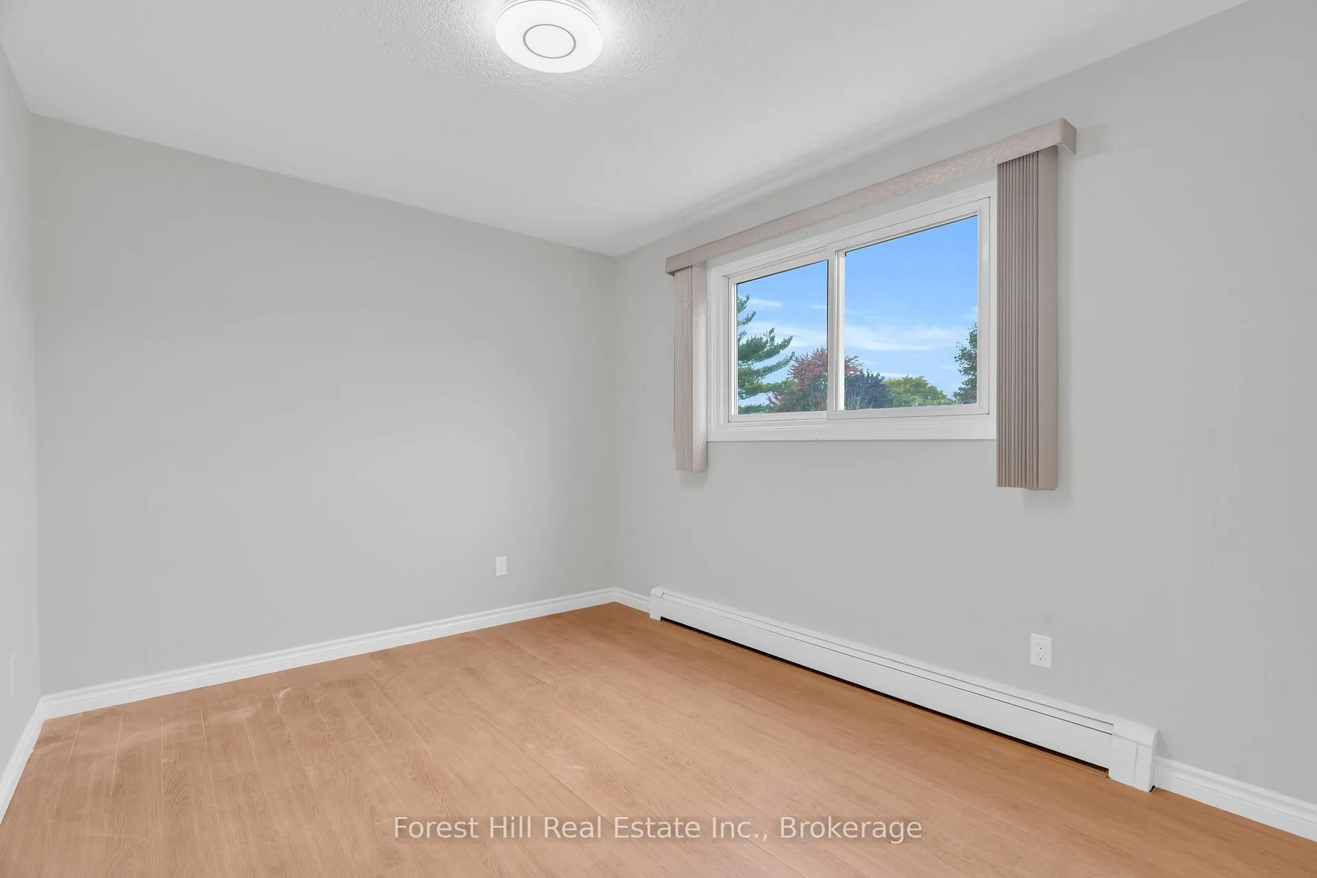 Photo 20 of 35 Shaftsbury Drive, Kitchener — HOMEH