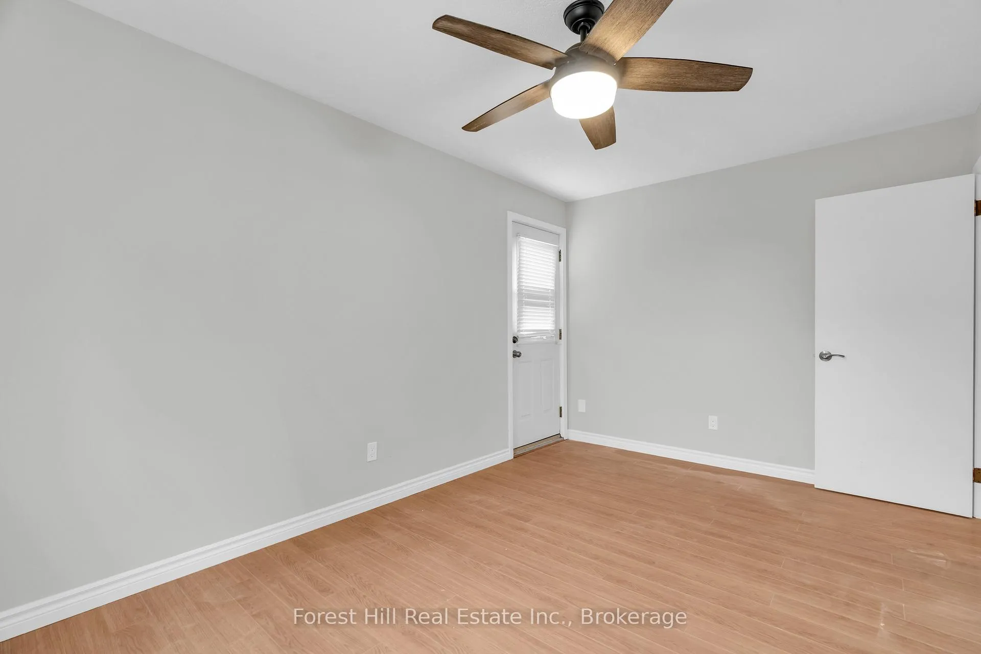 Photo 23 of 35 Shaftsbury Drive, Kitchener — HOMEH