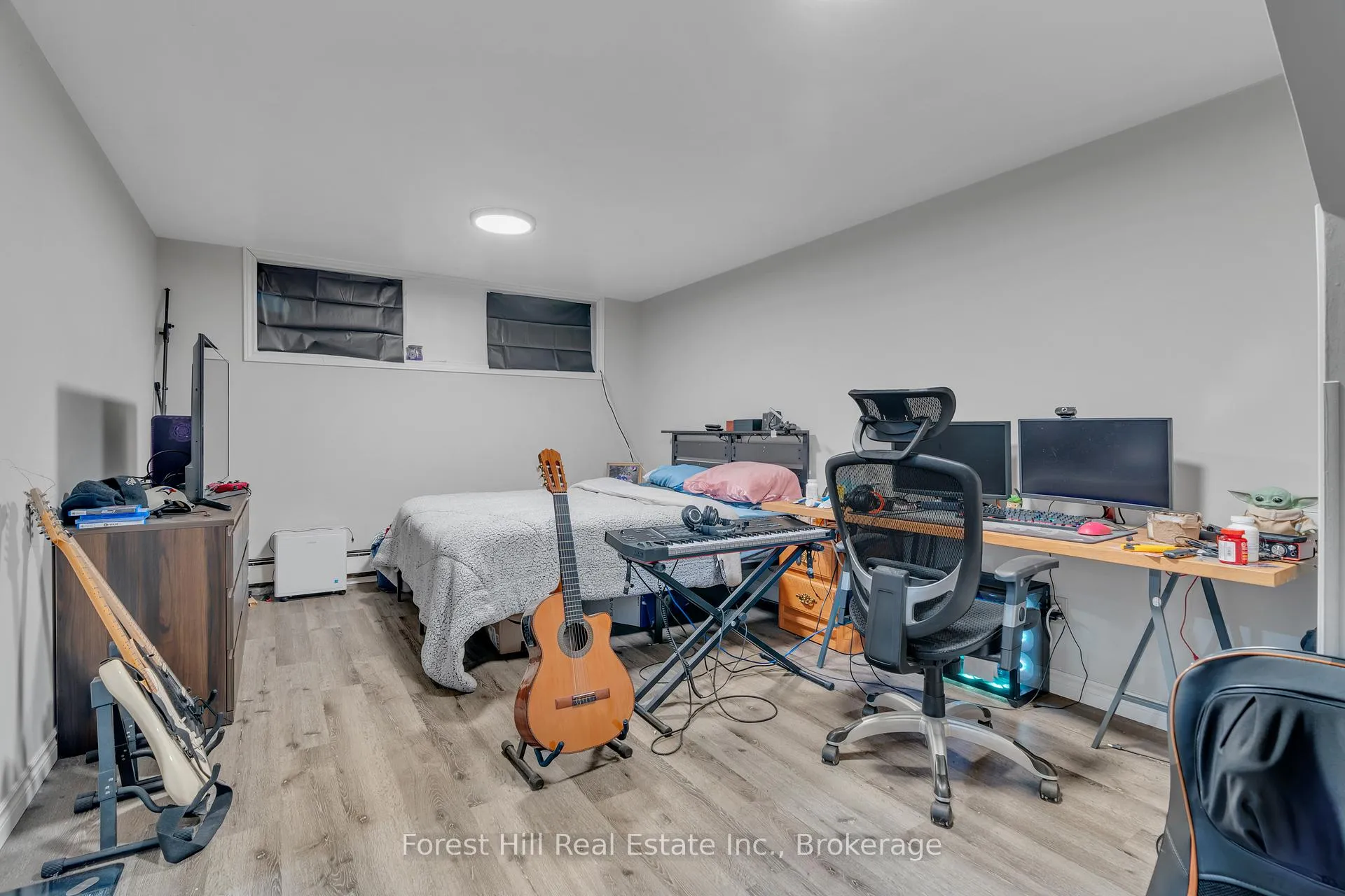 Photo 27 of 35 Shaftsbury Drive, Kitchener — HOMEH