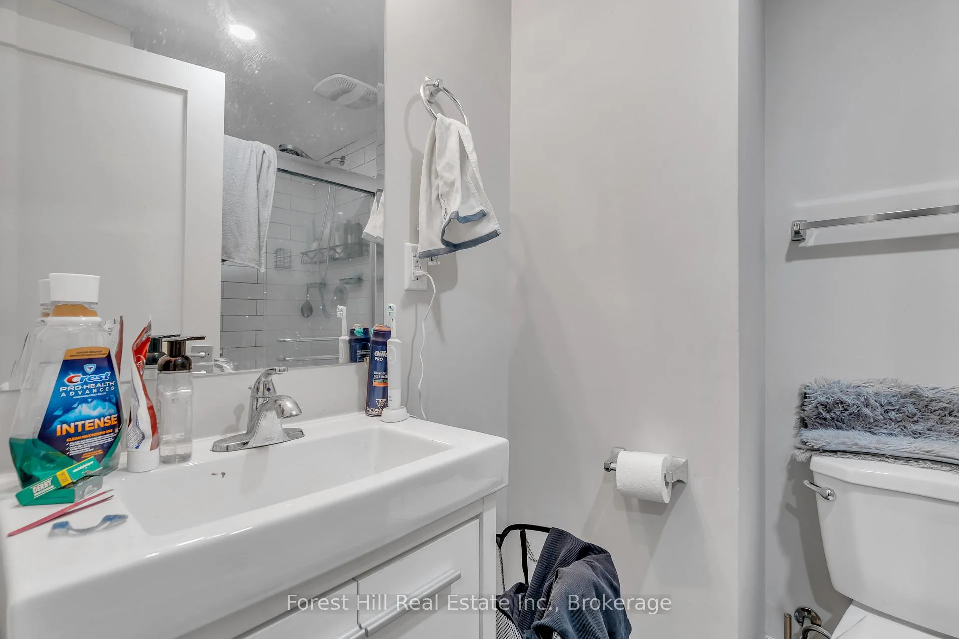 Photo 29 of 35 Shaftsbury Drive, Kitchener — HOMEH