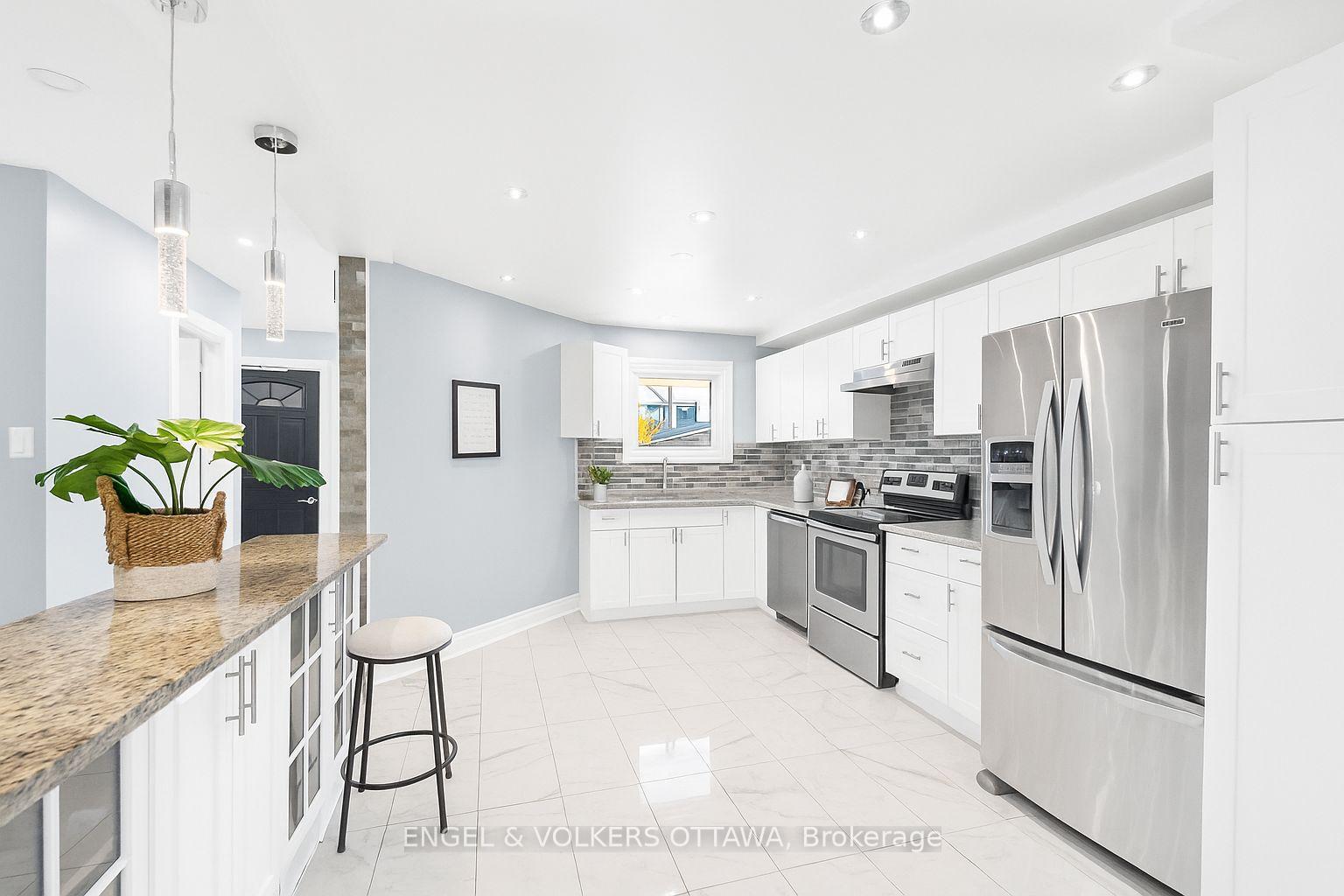 Photo 5 of 49 Burlington Crescent, Ottawa, Hunt Club Park/Greenboro — HOMEH