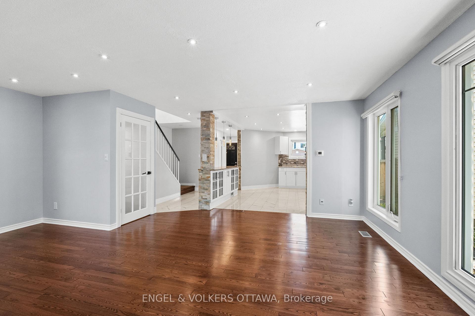 Photo 11 of 49 Burlington Crescent, Ottawa, Hunt Club Park/Greenboro — HOMEH